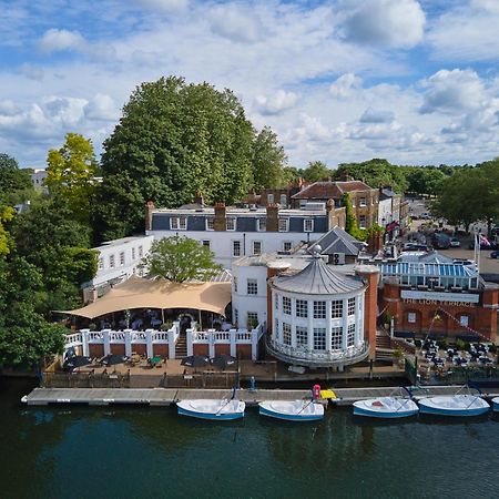Hotel The Mitre, Hampton Court Kingston upon Thames  Exterior foto The River Wey at Farnham