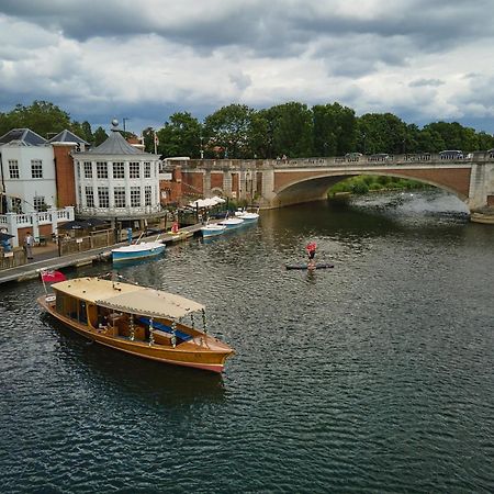 Hotel The Mitre, Hampton Court Kingston upon Thames  Exterior foto The River Wey at Farnham