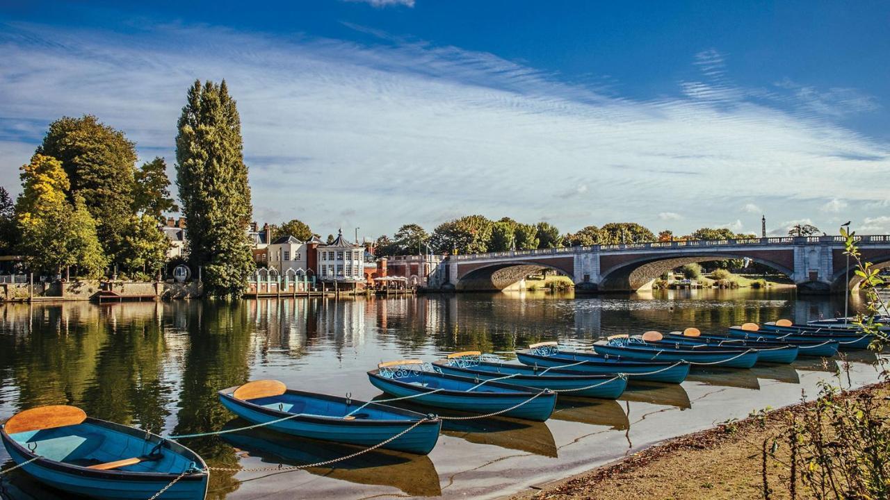 Hotel The Mitre, Hampton Court Kingston upon Thames  Exterior foto The River Thames at Hampton
