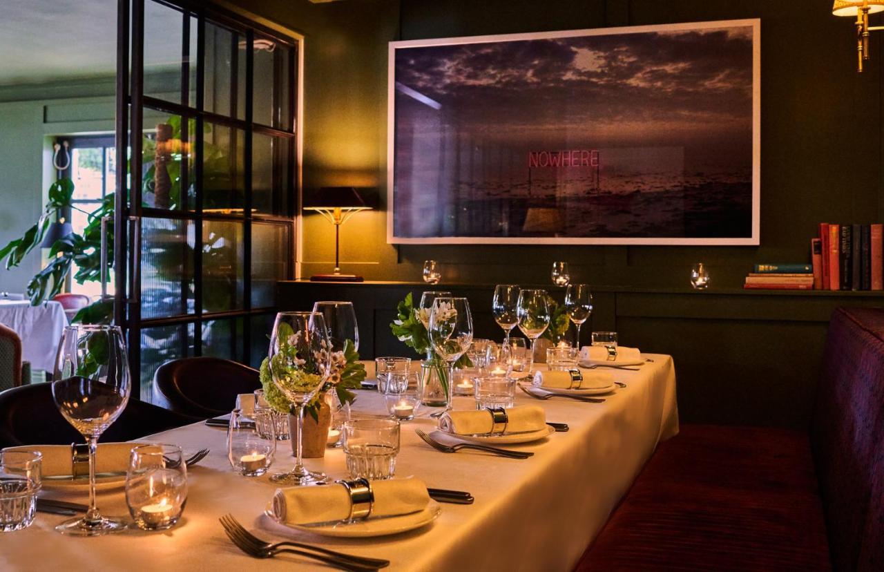 Hotel The Mitre, Hampton Court Kingston upon Thames  Exterior foto The interior of the restaurant