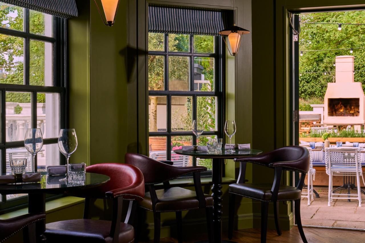 Hotel The Mitre, Hampton Court Kingston upon Thames  Exterior foto The interior of the restaurant