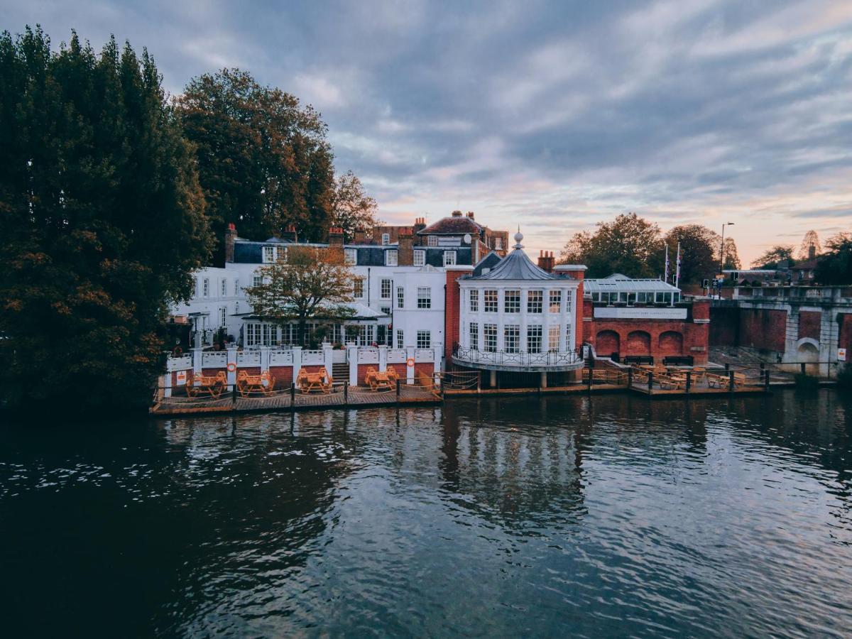 Hotel The Mitre, Hampton Court Kingston upon Thames  Exterior foto The River Wey in Guildford