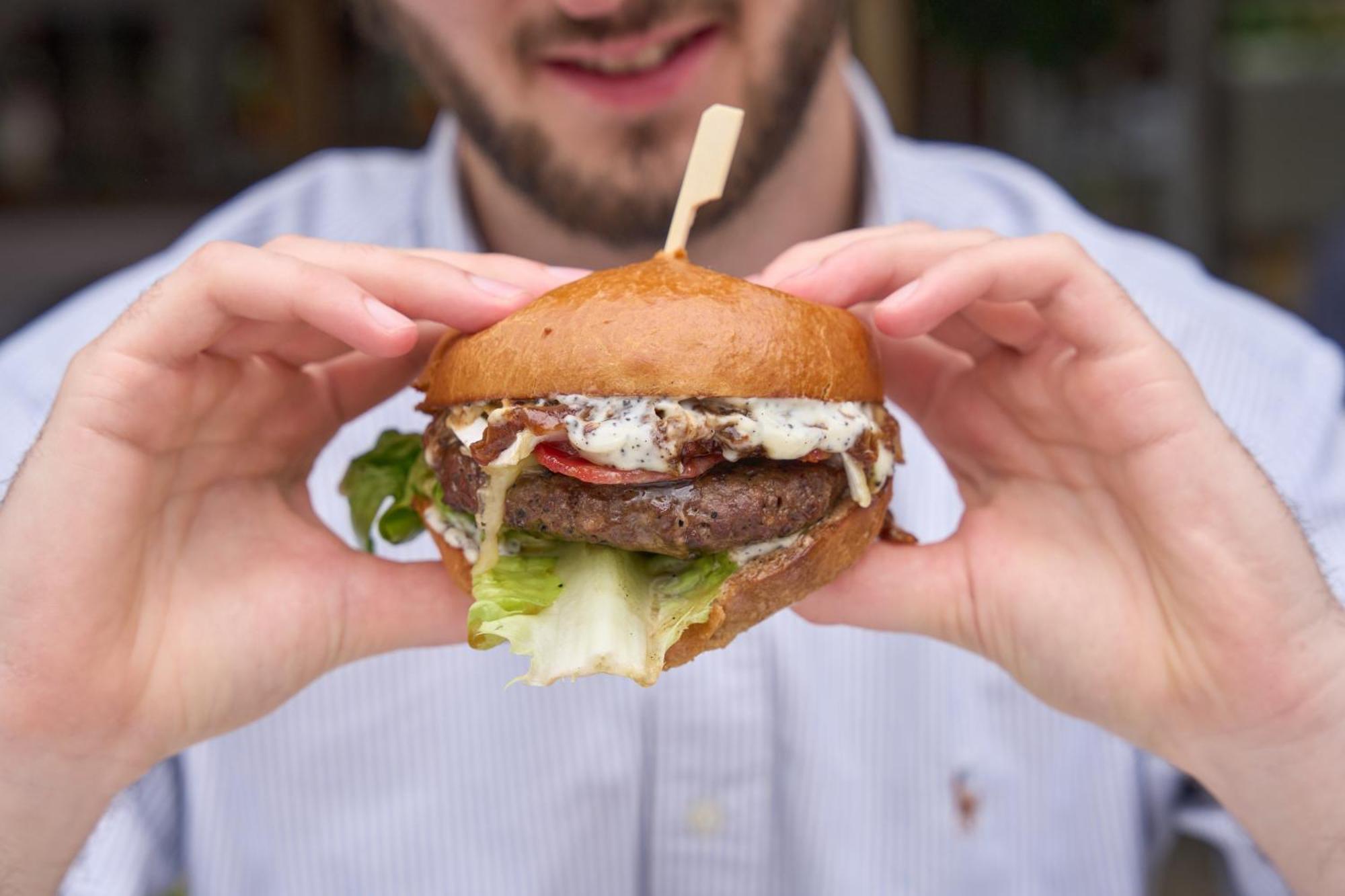 Hotel The Mitre, Hampton Court Kingston upon Thames  Exterior foto A burger