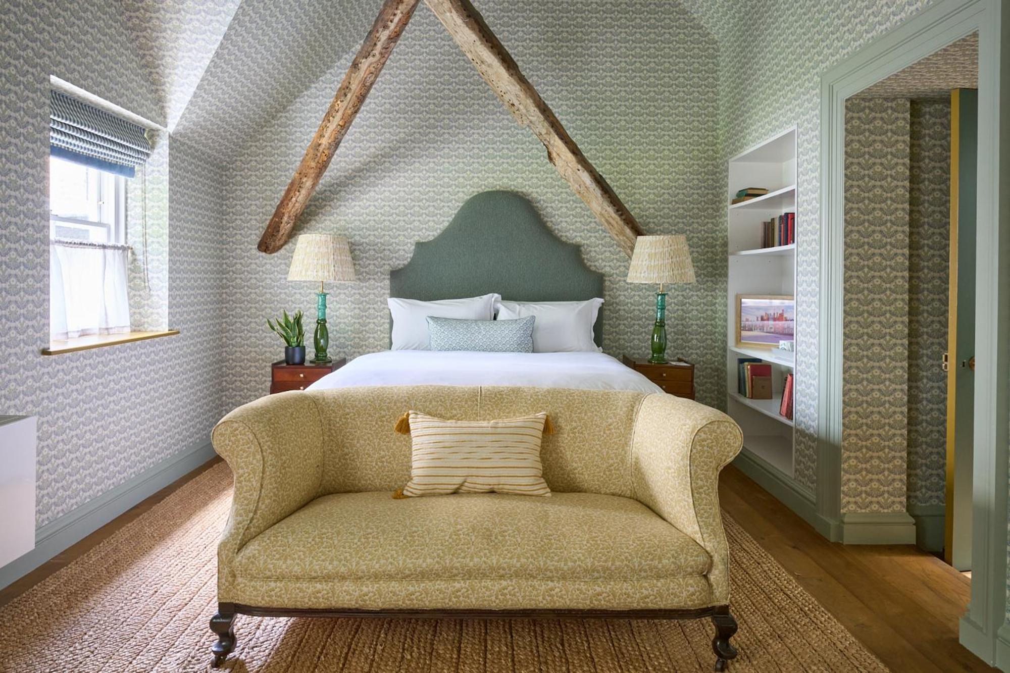 Hotel The Mitre, Hampton Court Kingston upon Thames  Exterior foto A bedroom at The Mitre